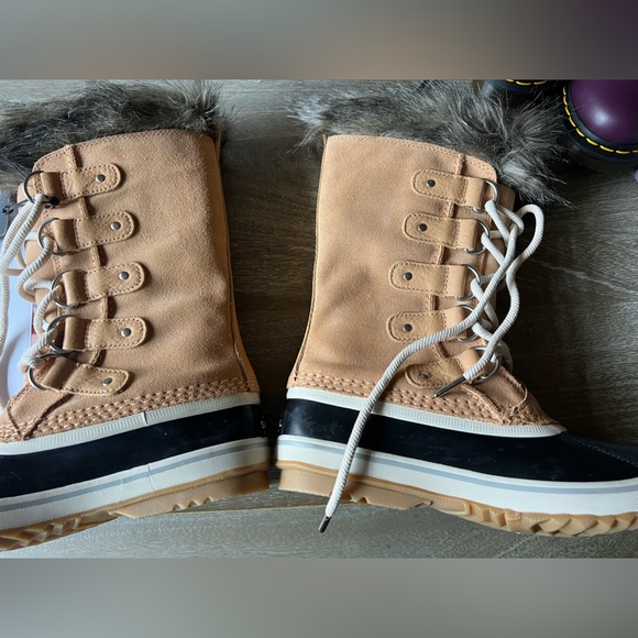 Sorel Joan of the Arctic Snow Boots, 5.5, New - Picture 12 of 13